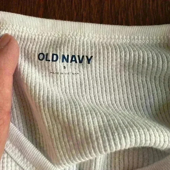 Henley Long Sleeve White Women’s Size Small. Round Neck. Old Navy. - Picture 5 of 5